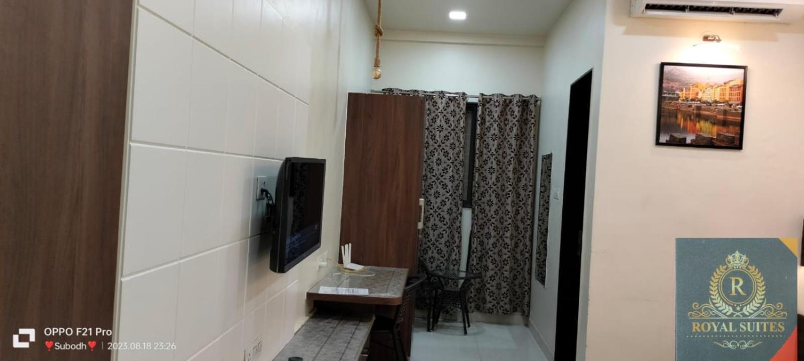 Fabhotel Royal Suits - Nr Mahadji Shinde Chhatri Mundhva Eksteriør billede
